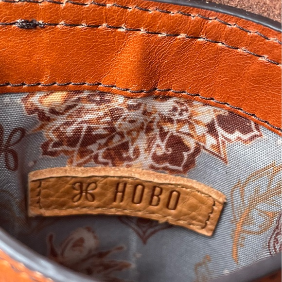 Hobo International Token Wallet Crossbody, Clay - Picture 4 of 10